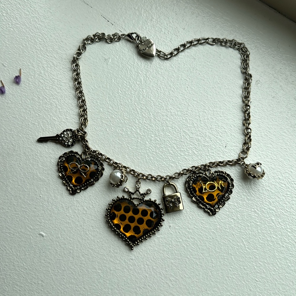 Betsey Johnson statement heart necklace